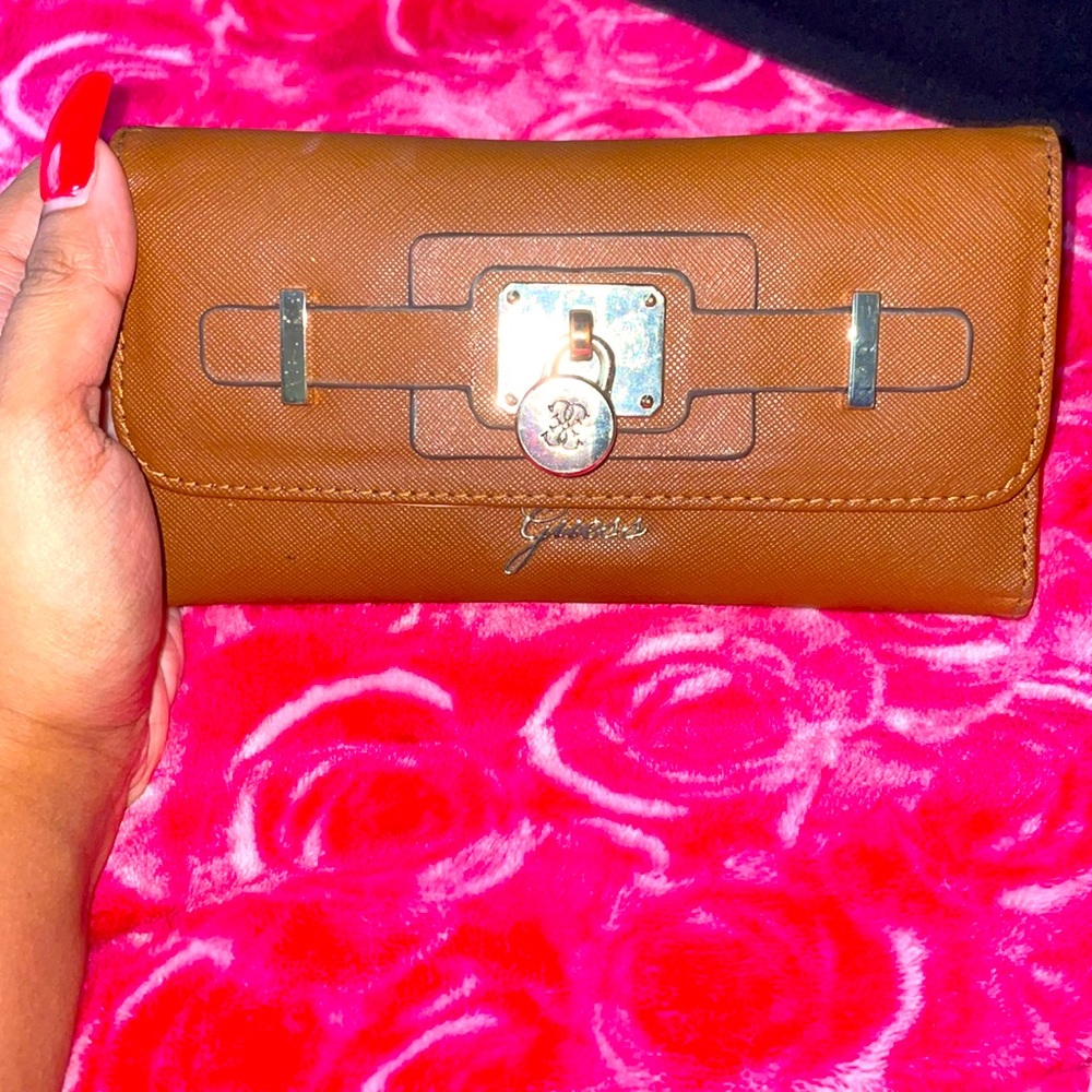 GUESS Wallet